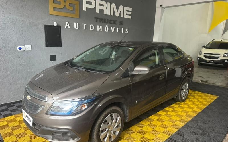 CHEVROLET PRISMA 2013 — foto principal
