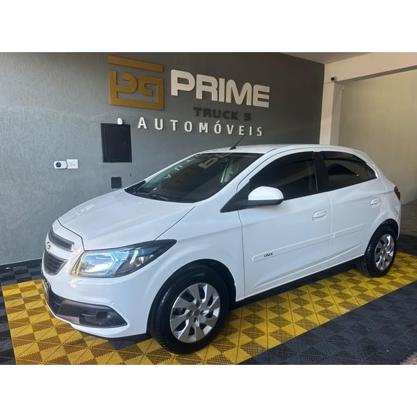 Chevrolet Onix LT 2014 à venda em Atibaia